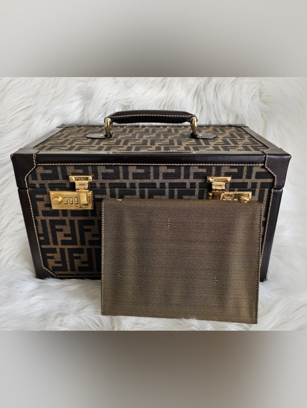 🤎 *RARE* FENDI Trunk 🤎 - Picture 11 of 11